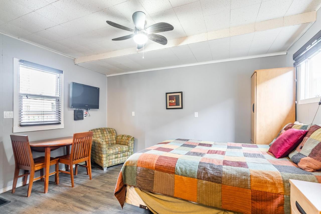 Bayside Cottage Rentals Port Rowan ภายนอก รูปภาพ